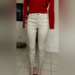 Style&Co: SLIMMING POCKET
HIGH RISE STRAIGHT